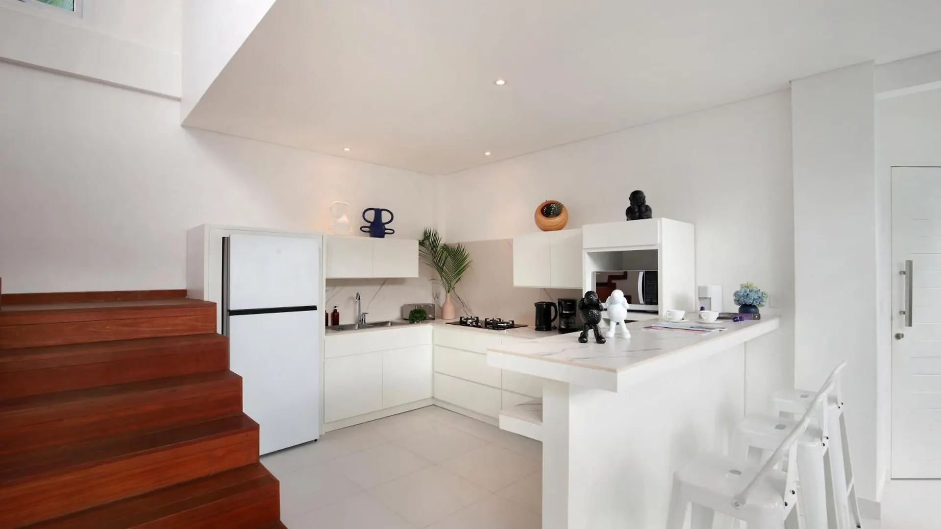 Trendsetting Ultimate 6-Bed Beach Getaway-Staff-Breakfast-Bbq-Billiard Canggu