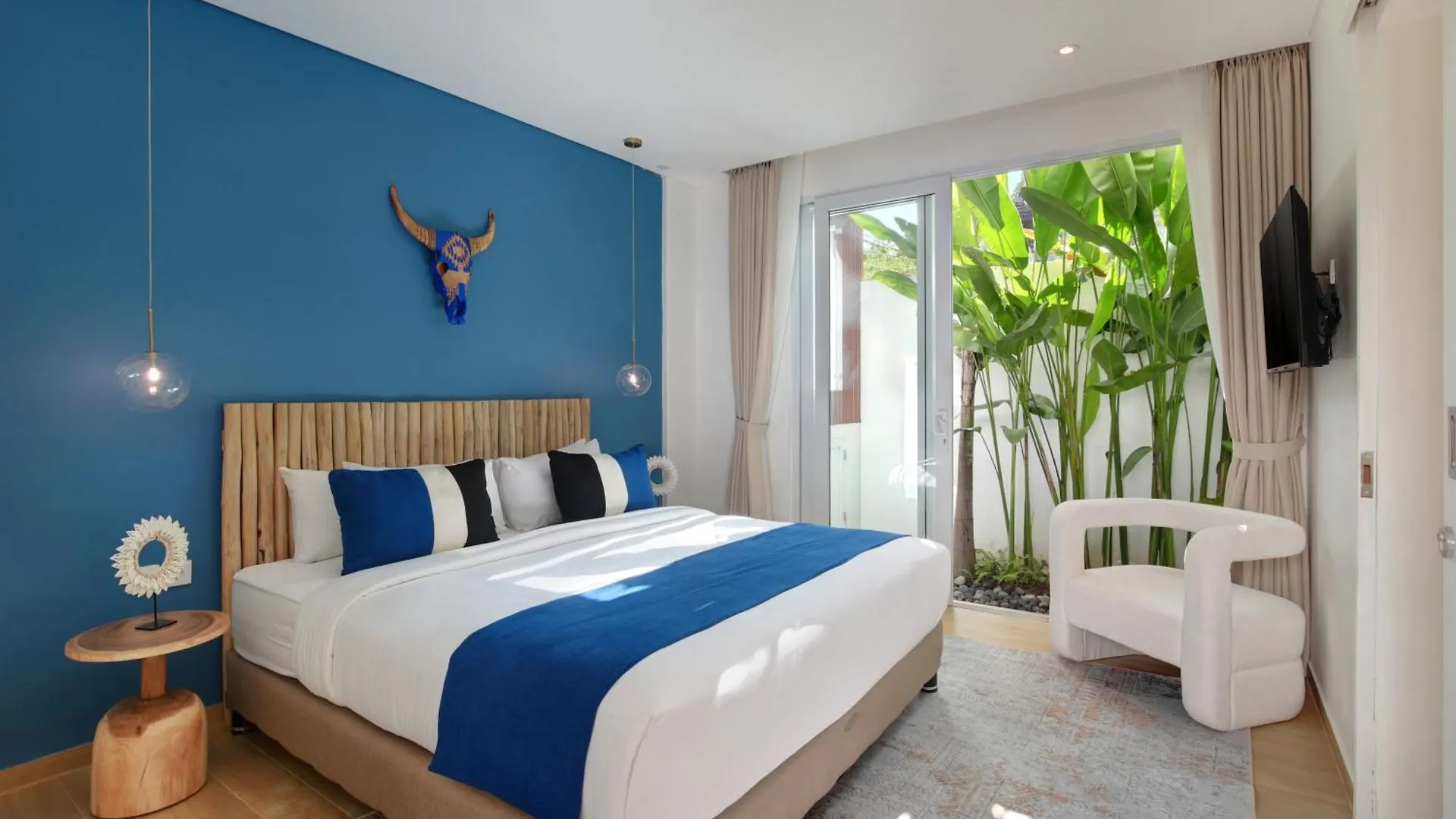 Trendsetting Ultimate 6-Bed Beach Getaway-Staff-Breakfast-Bbq-Billiard Canggu Indonesia