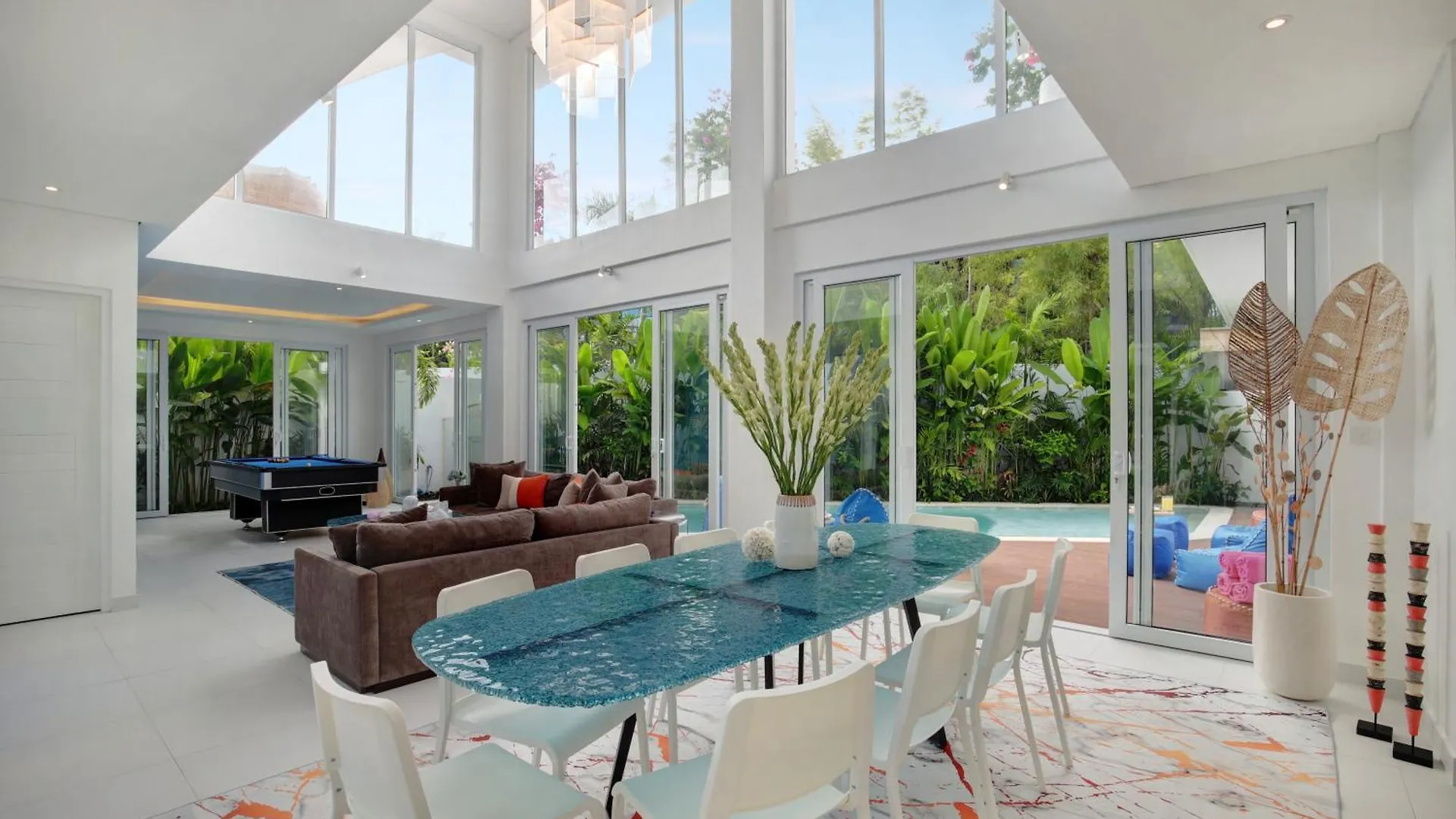 Villa Trendsetting Ultimate 6-Bed Beach Getaway-Staff-Breakfast-Bbq-Billiard Canggu Indonesia