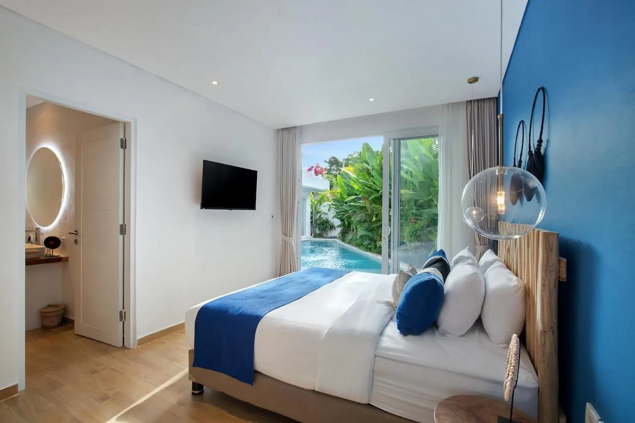 Trendsetting Ultimate 6-Bed Beach Getaway-Staff-Breakfast-Bbq-Billiard Canggu Villa