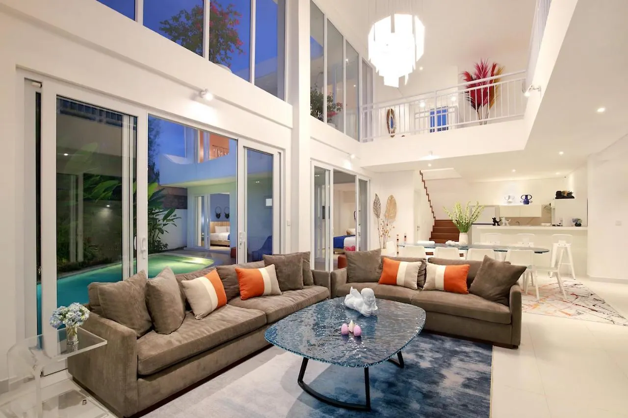 Trendsetting Ultimate 6-Bed Beach Getaway-Staff-Breakfast-Bbq-Billiard Canggu Villa