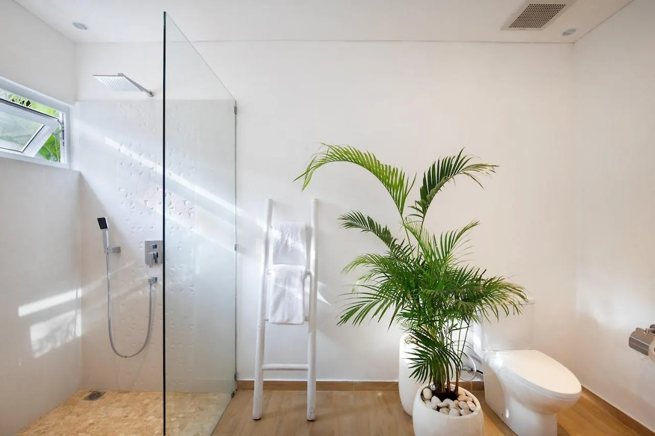 Trendsetting Ultimate 6-Bed Beach Getaway-Staff-Breakfast-Bbq-Billiard Canggu 0*,  Indonesia