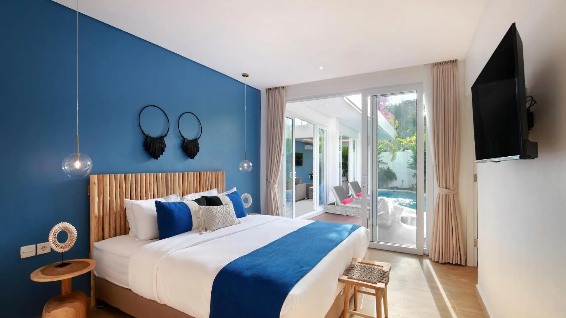 Trendsetting Ultimate 6-Bed Beach Getaway-Staff-Breakfast-Bbq-Billiard Canggu 0*,  Indonesia